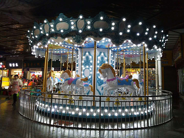 16座豪華旋轉(zhuǎn)木馬