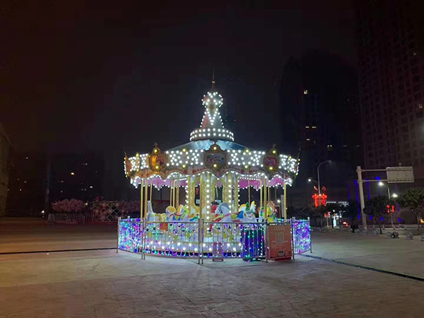 36座戶外豪華轉(zhuǎn)馬