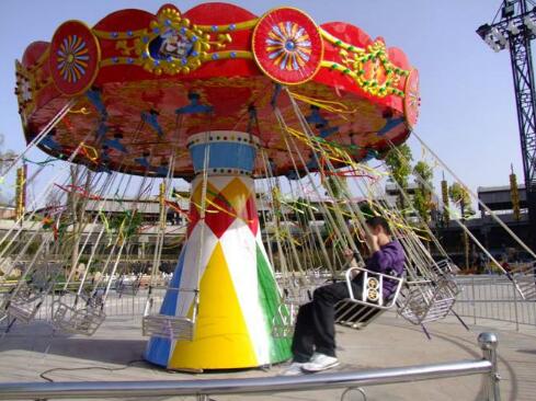 豪華游樂(lè)設(shè)備