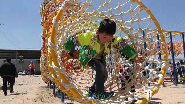 主題樂園游樂設(shè)備