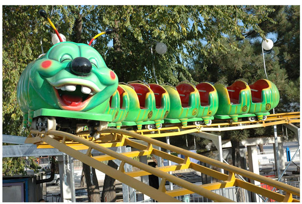 青蟲滑車游樂設(shè)備