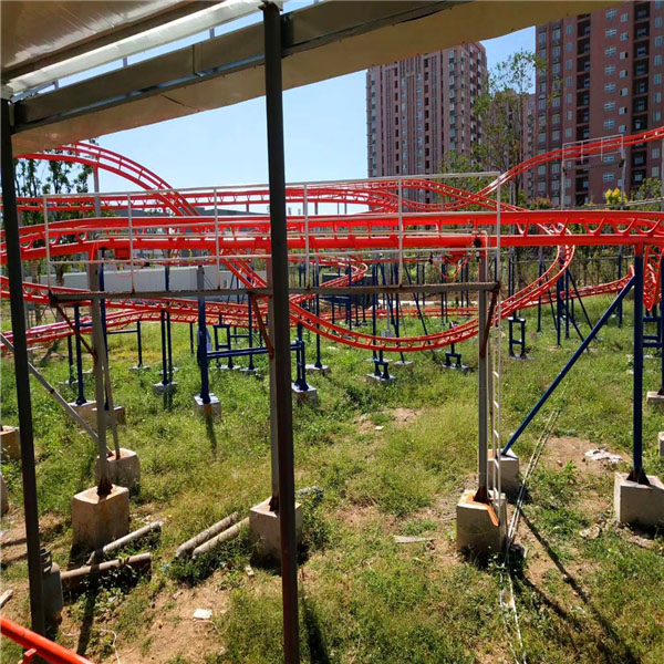 雙環(huán)滑行龍