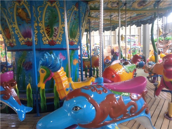 室內(nèi)豪華轉(zhuǎn)馬